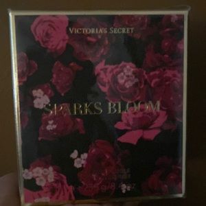 Victoria secret sparks bloom sexy candle